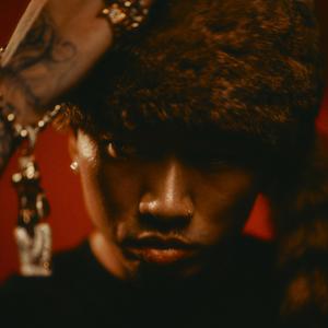 黑丝白虎美女自慰出白浆
