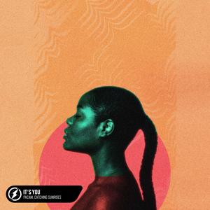 黑丝白虎美女自慰出白浆
