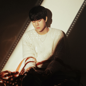 黑丝白虎美女自慰出白浆
